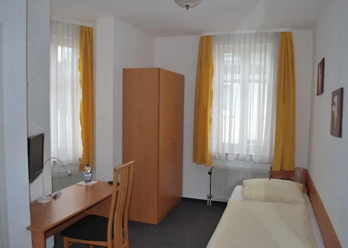 Nassauer Hof Otel 3*