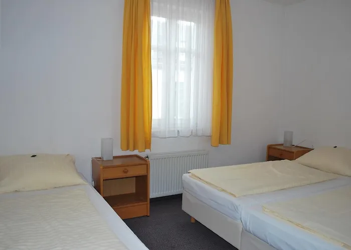 Nassauer Hof Otel 3*